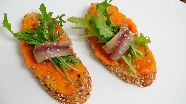 aperitivo anchoa ahumada y zanahoria