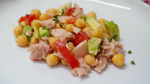 Ensalada de garbanzos con bonito del norte