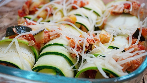 Canelones de calabacín con bonito del norte