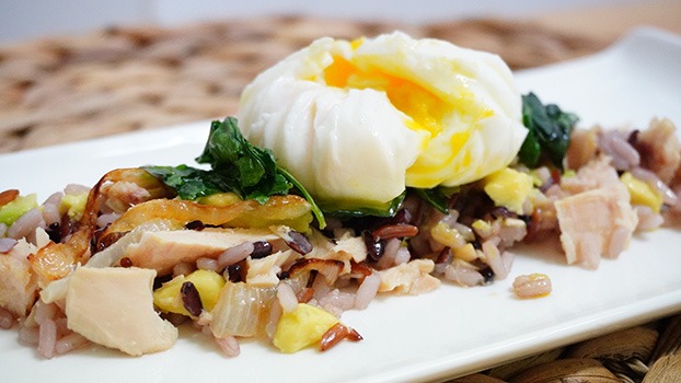 Arroz con bonito y espinacas