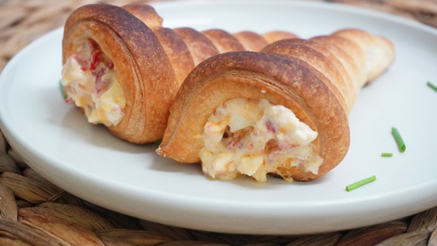 Conos rellenos de ensaladilla de bonito del norte