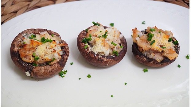 Champiñones rellenos de bonito del norte